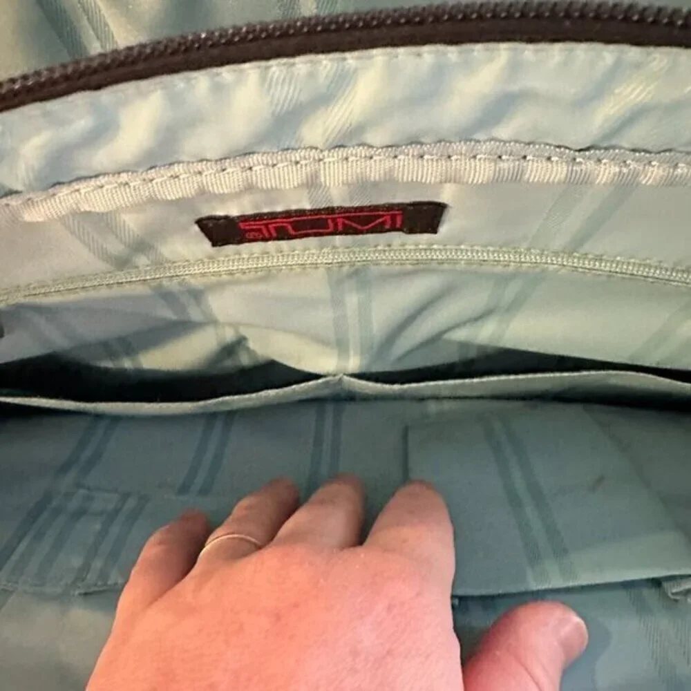 Tumi Black Nylon Slim Laptop Leather Trim Top Handle Commuter Travel‎ Business